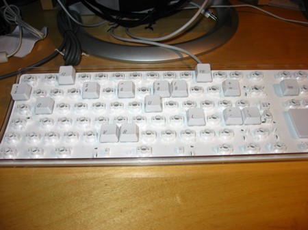 Cleaning the Apple Keyboard